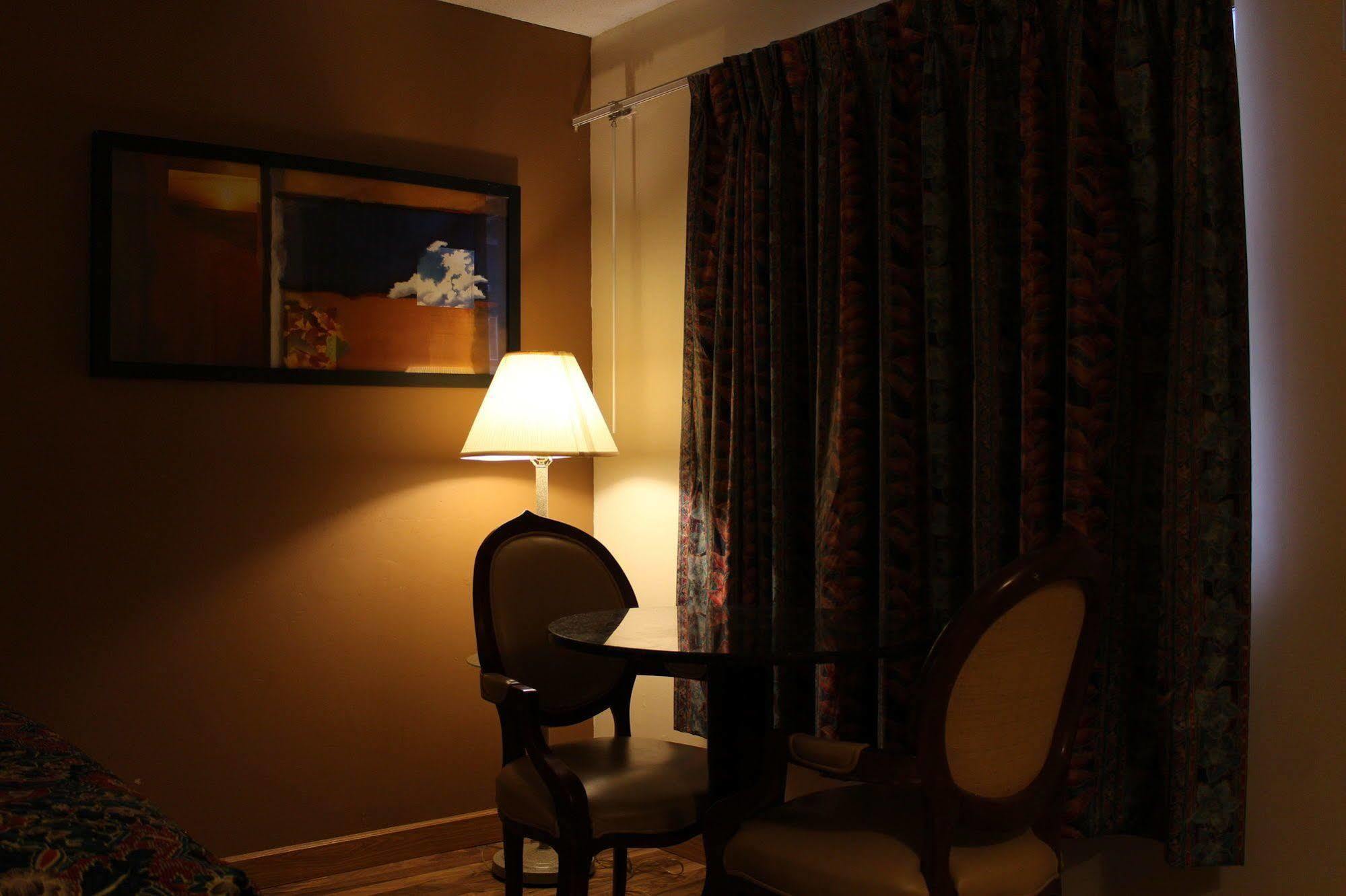 American Inn And Suites Countryside Екстер'єр фото
