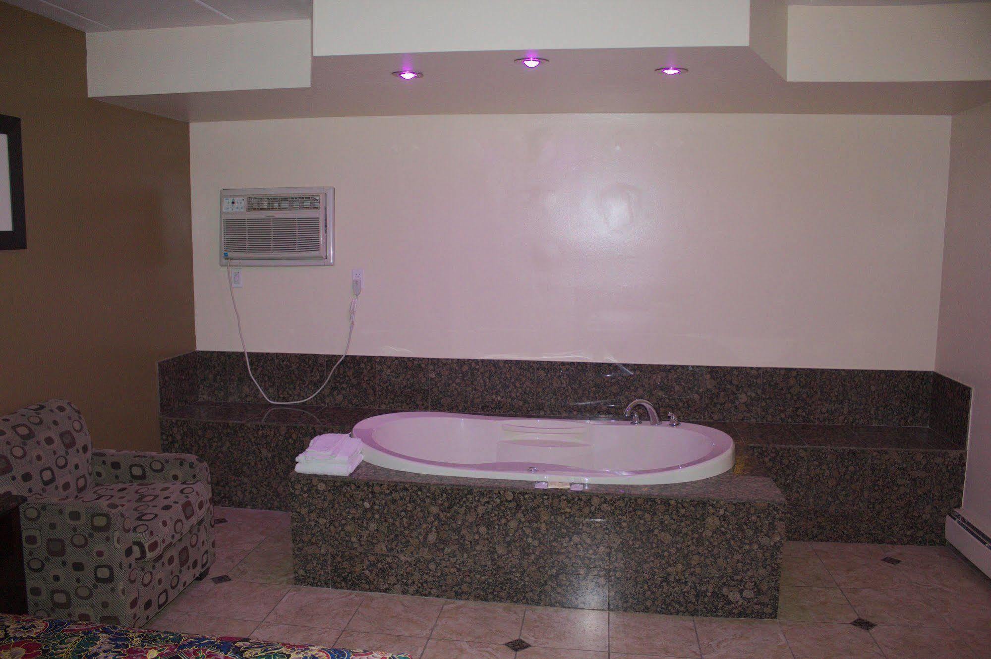 American Inn And Suites Countryside Екстер'єр фото