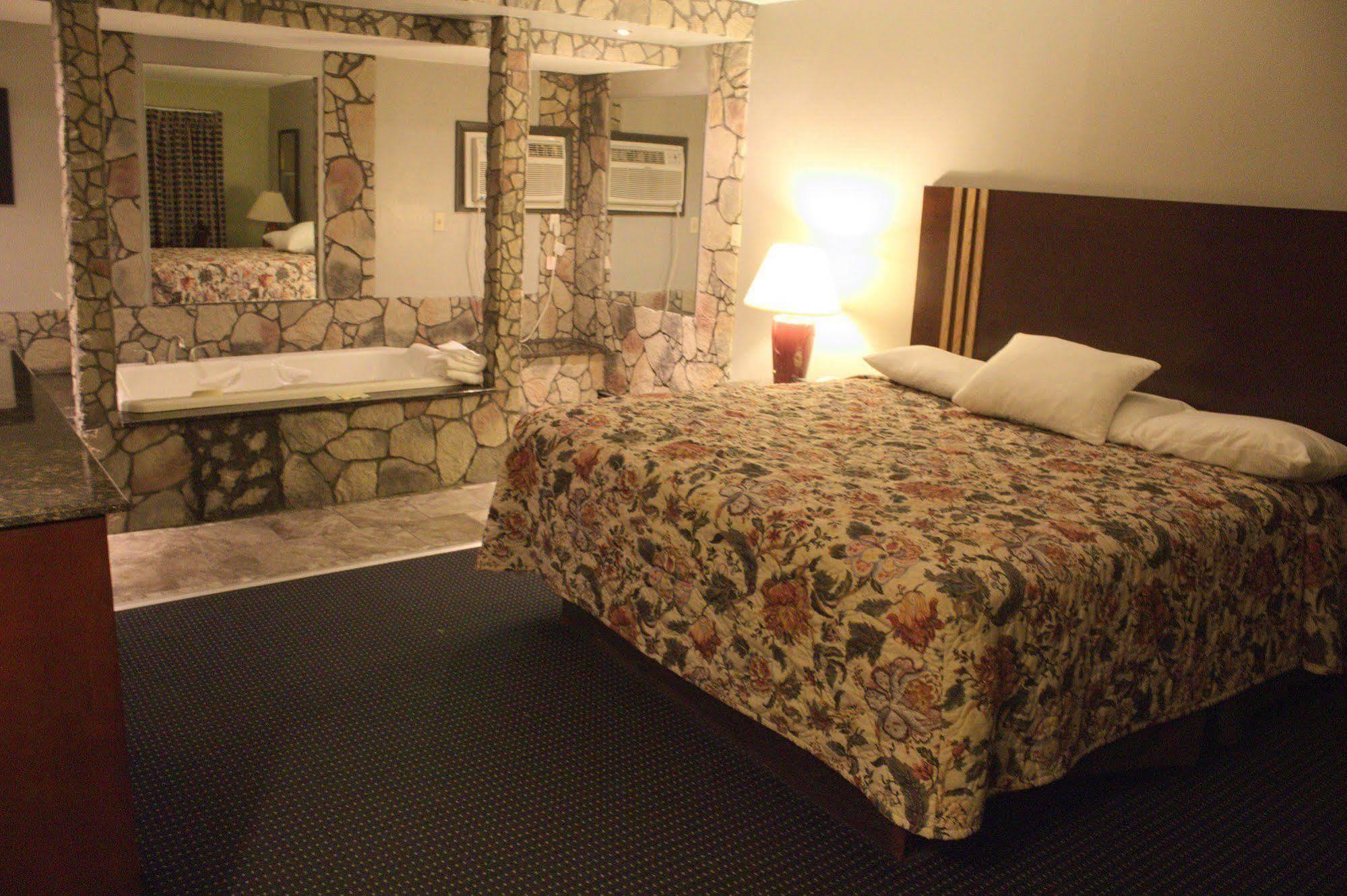 American Inn And Suites Countryside Екстер'єр фото